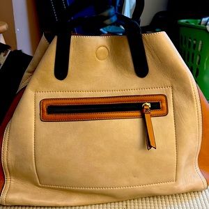 Neiman Marcus tote purse magnetic clasp